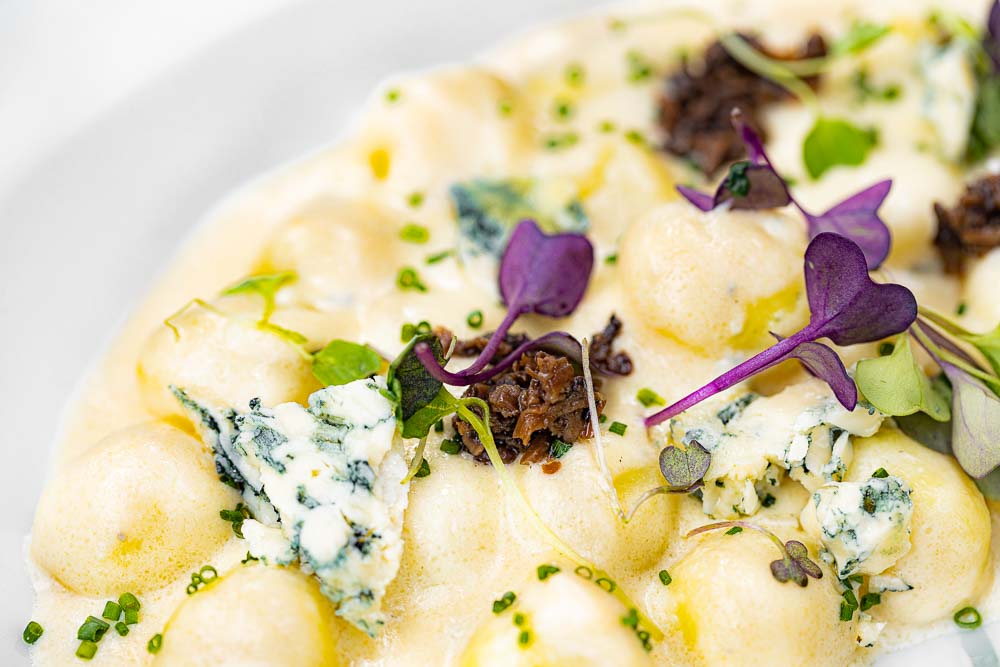 Potato gnocchi with cheese and truffle
