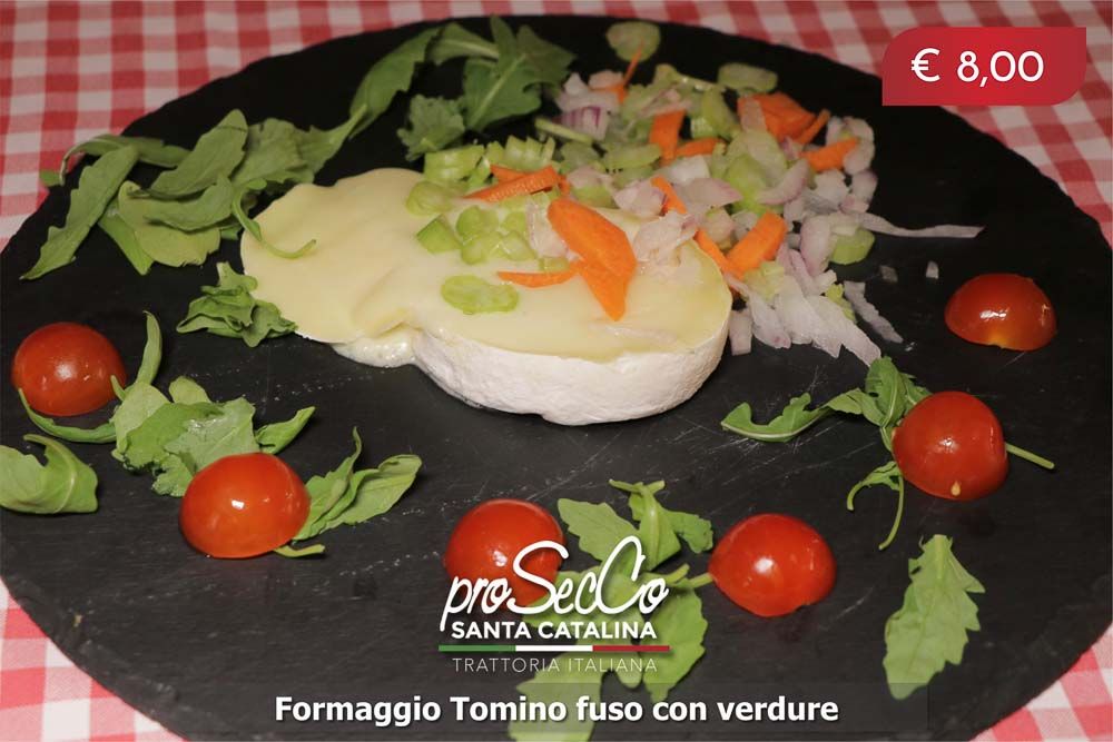 Gerösteter Tomino-Käse mit Gemüse