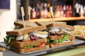 Vegetal sandwich with tuna