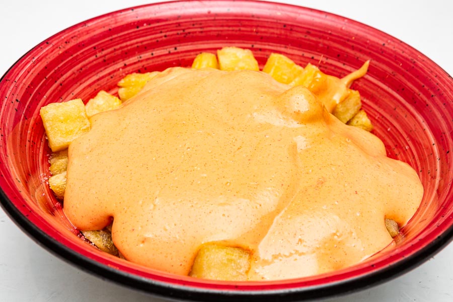 Potatoes with hot sauce