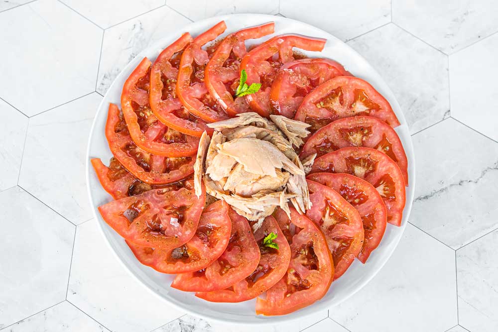 Ensalada de tomate de las Marismas